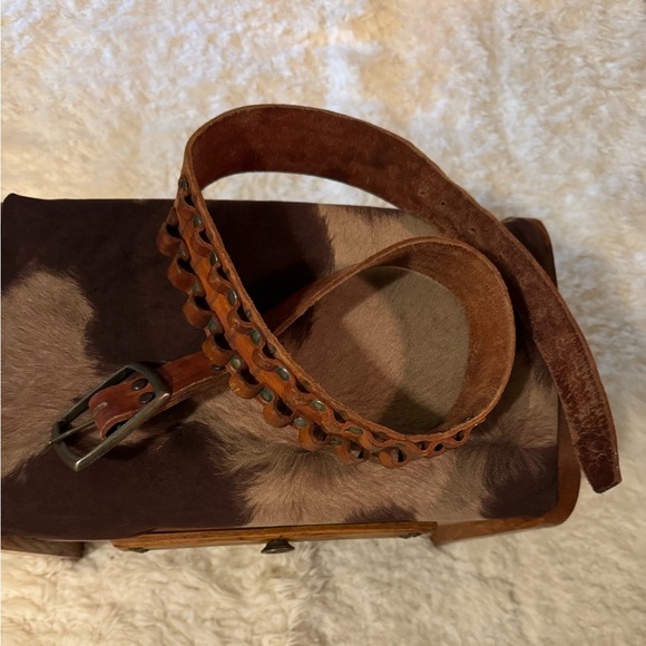 VTG Leather Bullet/Ammo Belt with brass rivets & brass removable belt buckle - Picture 2 of 14